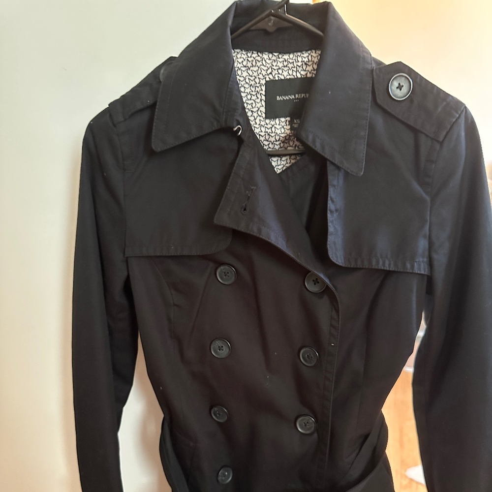 LONG WEEKEND SALE Banana republic xs black trenchcoat